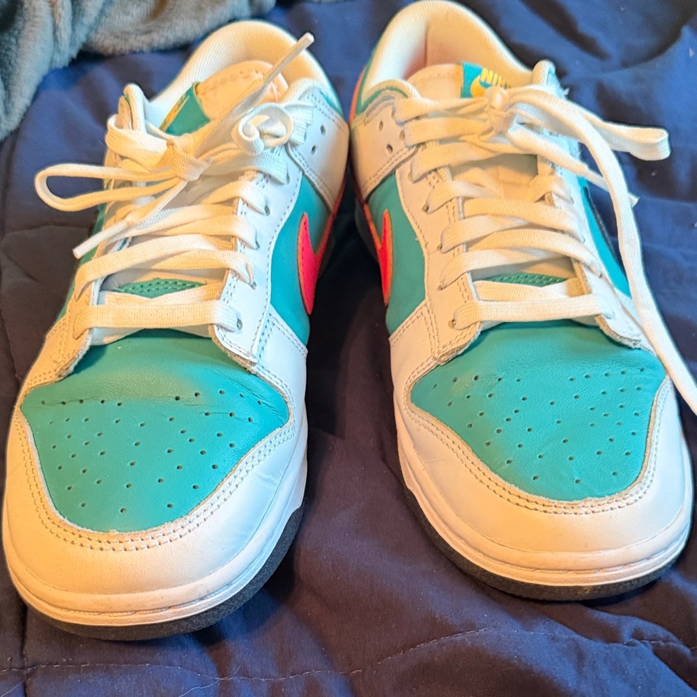 Nike White and Teal Sneakers - Picture 10 of 11